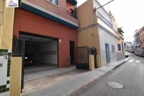 Casa en calle Tauro