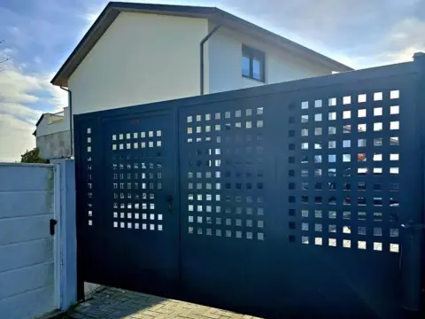 Chalet en calle de la Bezania