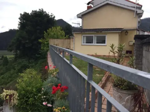 Casa rústica en Avenida de Prahua, 41