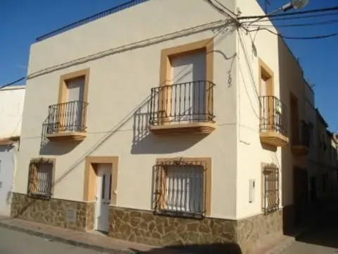 Paired house in calle de la Luna