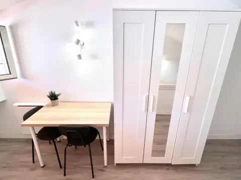 Habitación en calle del Roble, 24