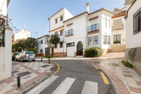 Casa en calle Álvaro Aparicio