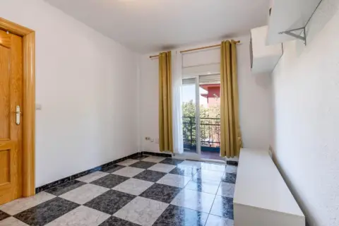 Piso en Avenida de Maracena