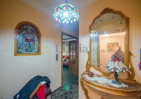 Casa adosada en Centro Urbano