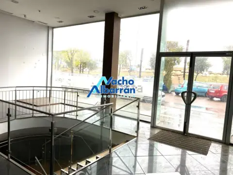 Local comercial en María Auxiliadora-Barriada de Llera