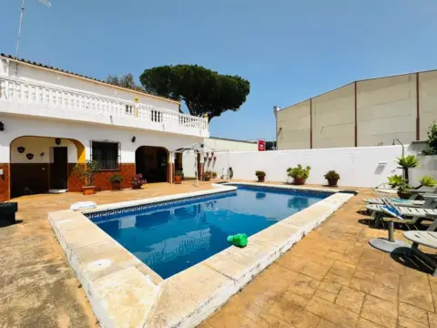 Chalet en C. San Miguel