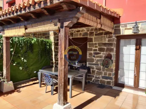 Casa adosada en Sariegos