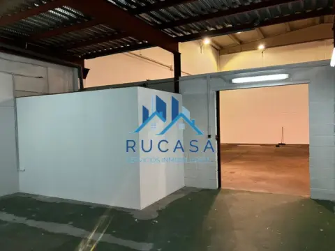 Nave industrial en calle de Alfonso Álvarez Miranda