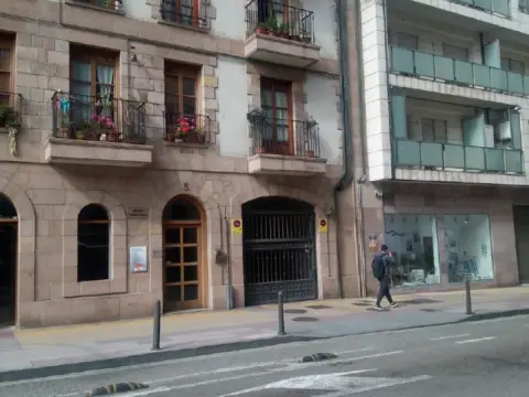 Garaje en calle de José Posada Herrera