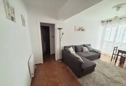 Piso en Centro de Salud Dobra