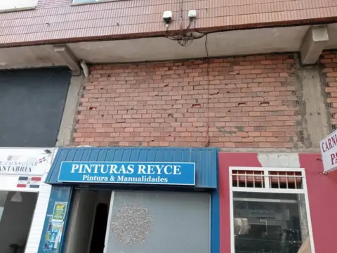 Local comercial en calle del Poeta José Luis Hidalgo
