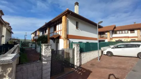 Casa adosada en Barrio de Helguera
