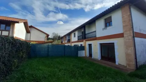 Casa adosada en Barrio de Helguera