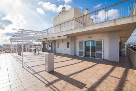 Ático en calle de Josefina Manresa