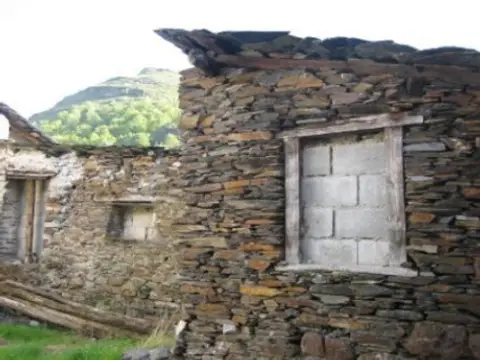 Casa en Oencia