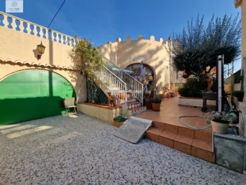 Chalet en Playa los Pedregales