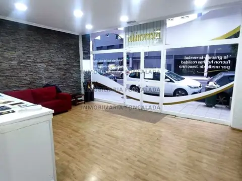 Local comercial en Avenida del Mar