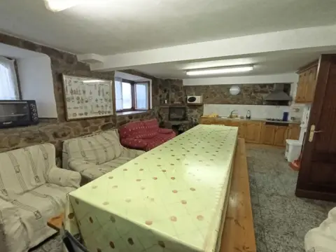 Casa rústica en Barrio de la Sierra