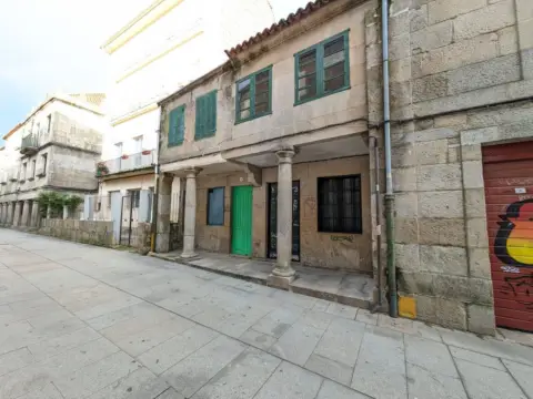 Casa adosada en calle Ru Amargura (Da)