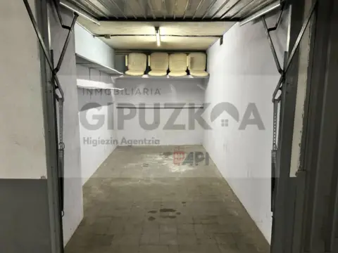 Garaje en calle de Catalina Erauso