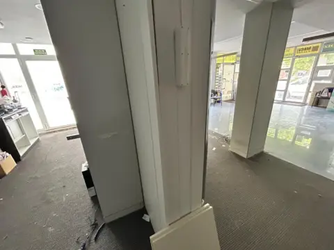 Local comercial en Deba Ibaiaren Kalea, 6