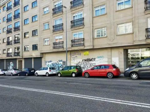 Local comercial en calle Nazario González Moxenas
