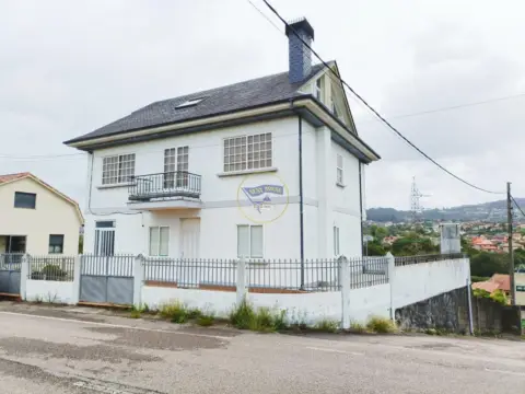 Casa en Valadares - Beade