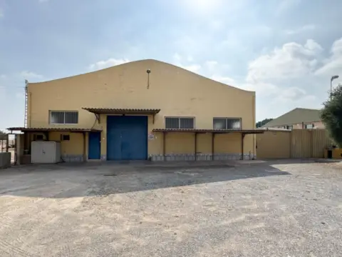 Nave industrial en calle Llano San Jose, nº 1080
