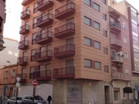 Local comercial en calle Poeta Miguel Hernandez