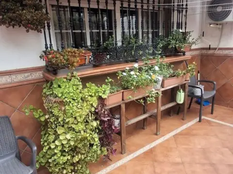 Casa adosada en Avenida de los Pinos