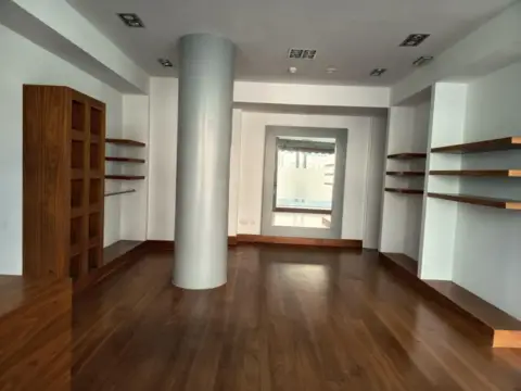Local comercial en Avenida de Pamplona