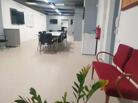 Local comercial en Carrer de la Pubilla Cases