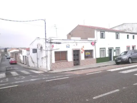 Local comercial en calle de Pablo Neruda, 48