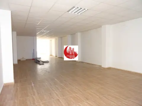 Local comercial en Los Dolores