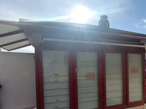 Local comercial en Barrio Peral
