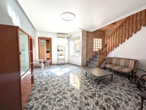 Casa en Los Dolores-Los Gabatos