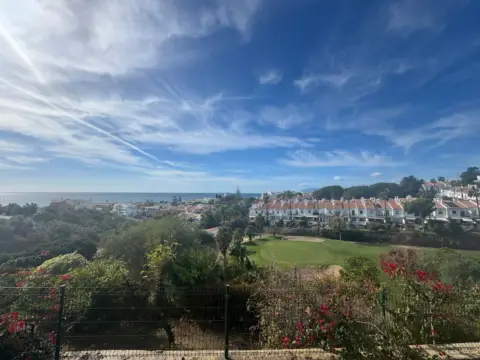 Casa adosada en Urbanización Añoreta