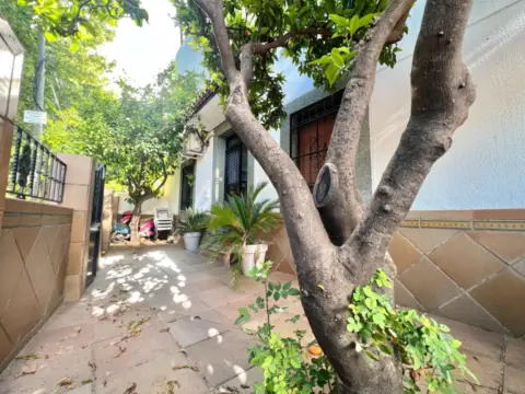 Casa adosada en Barrio del Naranjo