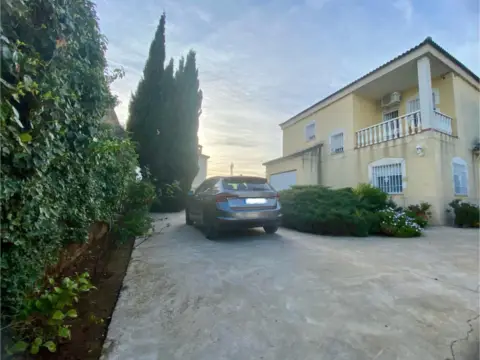 Casa en calle los Lirios