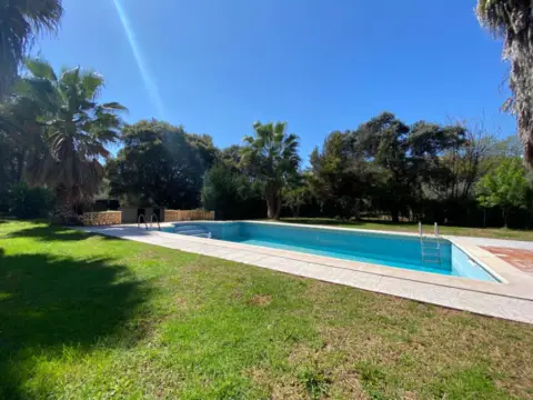 Chalet en Urbanización Colina