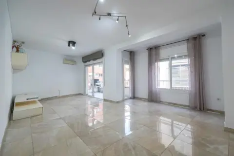 Piso en Carrer de la Mare Molas