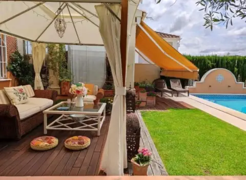 Chalet en Paraíso Arenal - La Colina