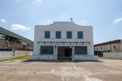 Nave industrial en Avenida de Sanlúcar de Barrameda