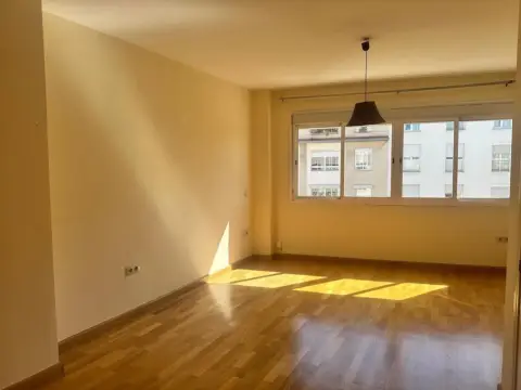 Estudio en Luis Montoto - Santa Justa