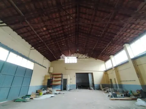 Nave industrial en Centro