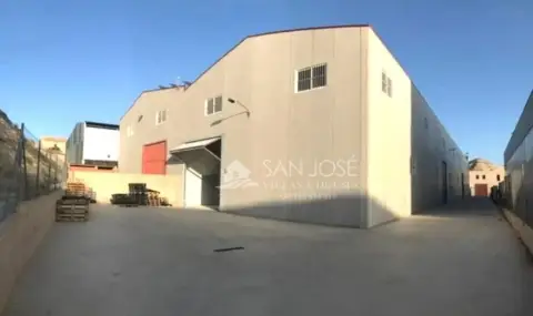 Nave industrial en Pedanías Este