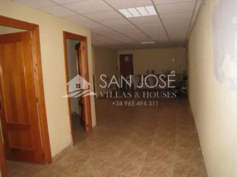 Nave industrial en El Castillo