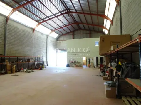 Nave industrial en Poligono Bajo Sombra
