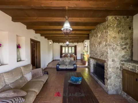 Chalet en Los Naveros