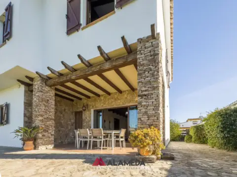 Chalet en Los Naveros